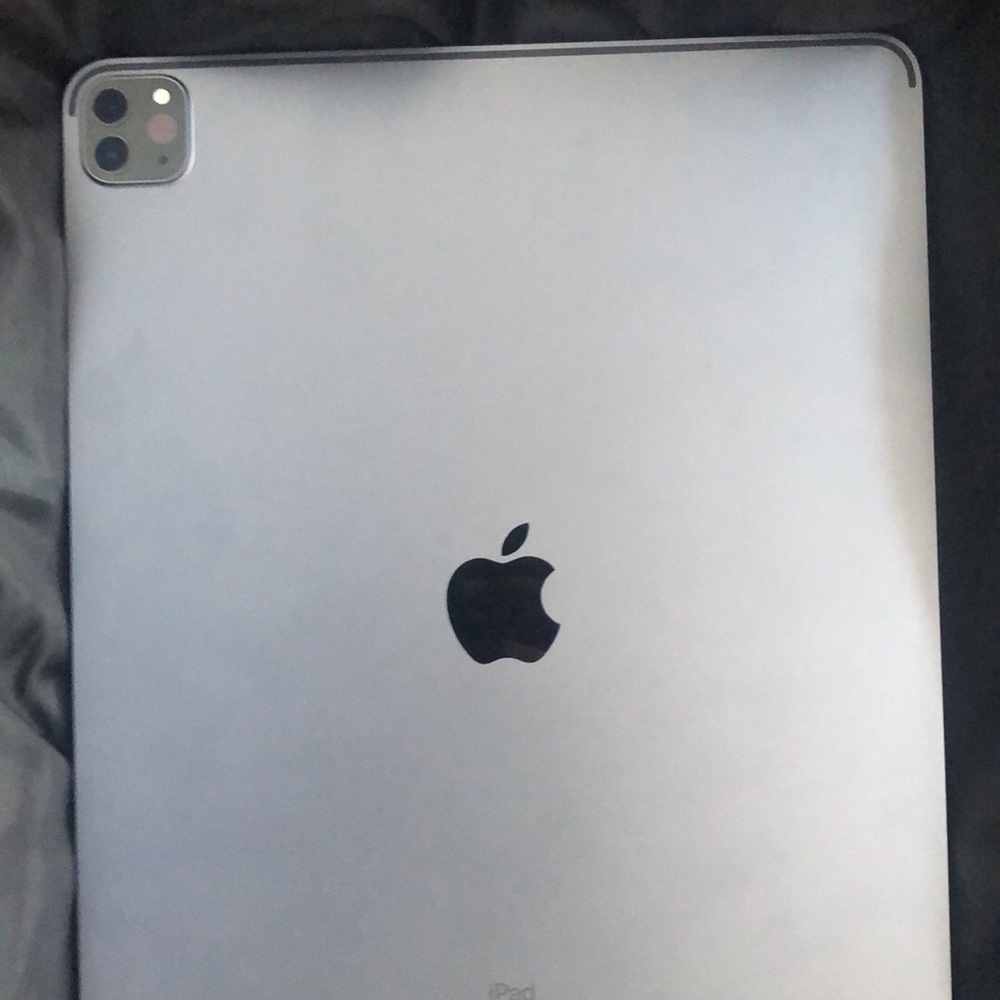 IPad Pro 5th Gen (128GB) Space Grey 12.9”/po